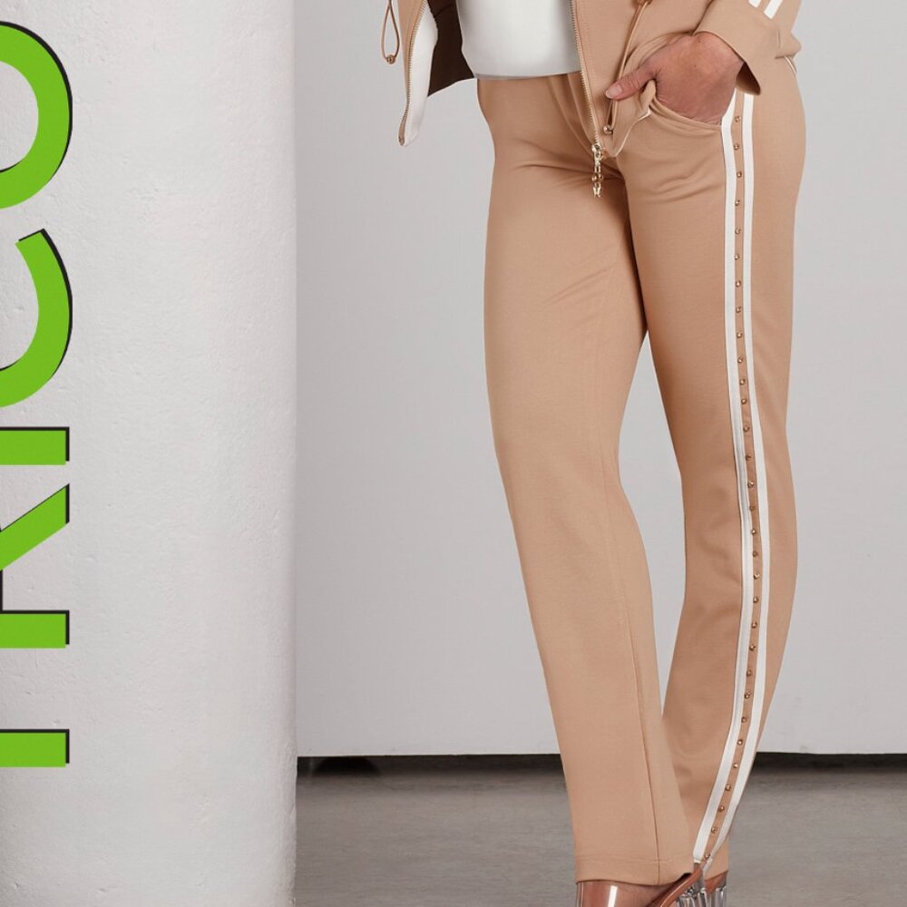 749 Sand Joggers by TRICOTTO